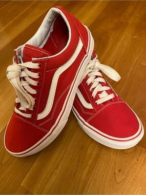 Vans Unisex Old Skool Red Sneakers